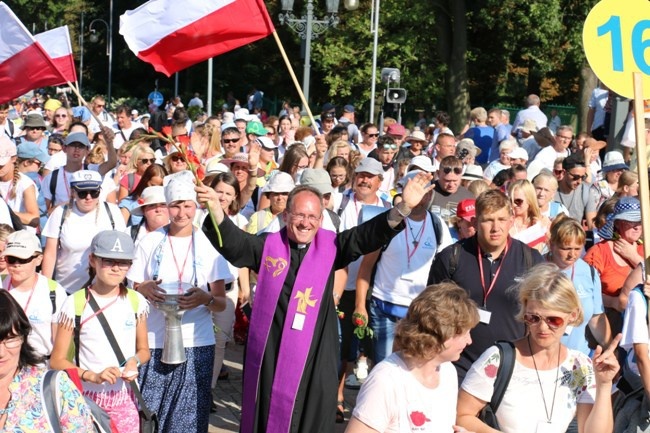 Wejście pielgrzymki radomskiej - jasnogórski szczyt i kaplica Cudownego Obrazu