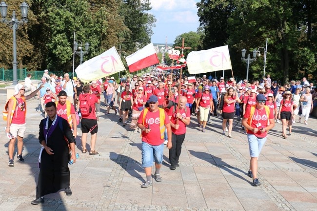 Wejście pielgrzymki radomskiej - jasnogórski szczyt i kaplica Cudownego Obrazu