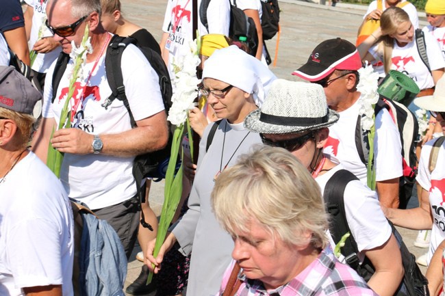 Wejście pielgrzymki radomskiej - jasnogórski szczyt i kaplica Cudownego Obrazu