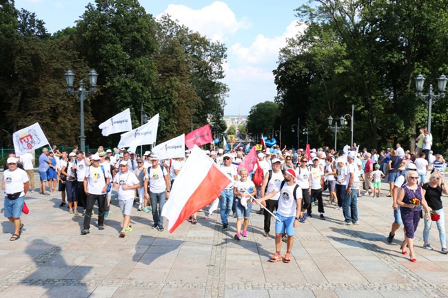 Wejście pielgrzymki radomskiej - jasnogórski szczyt i kaplica Cudownego Obrazu