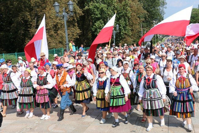 Wejście pielgrzymki radomskiej - jasnogórski szczyt i kaplica Cudownego Obrazu