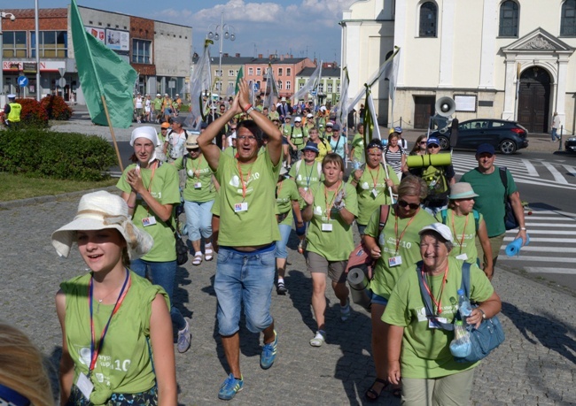 Wejście pielgrzymki radomskiej - Aleje NMP