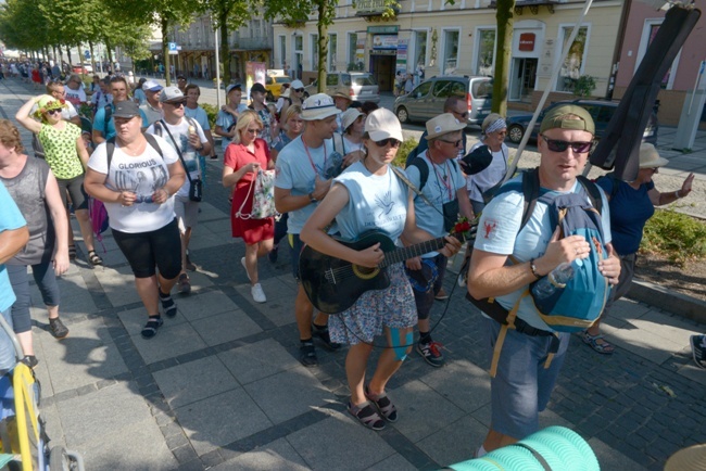 Wejście pielgrzymki radomskiej - Aleje NMP