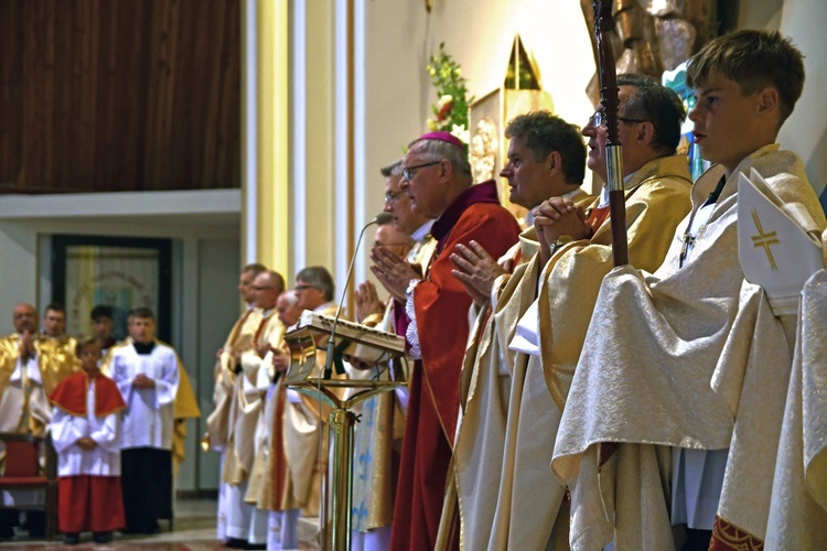 Zawierzenie diecezji i synodu św. Maksymilianowi