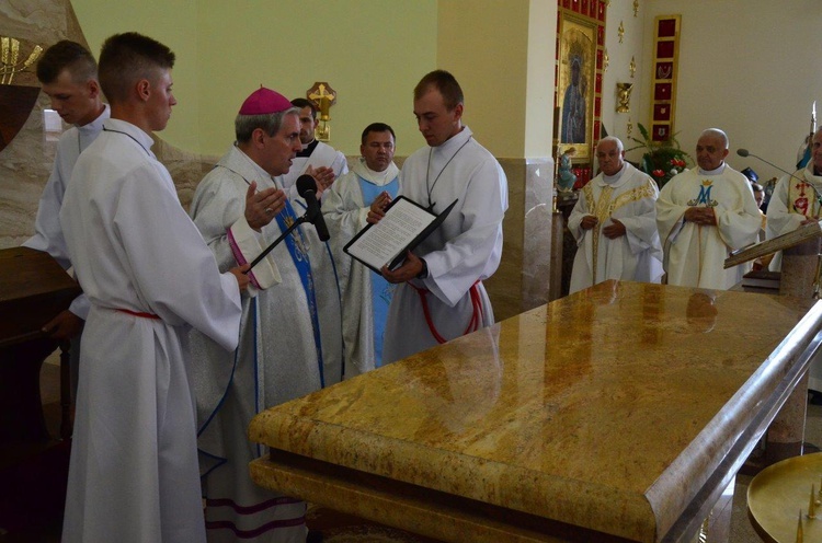 Poświęcenie kościoła w Chrzanowie 