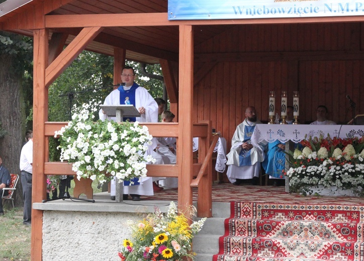 Z Wniebowziętą w Ligocie Książęcej