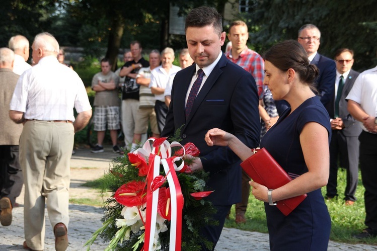 W hołdzie ochotnikom dzikowskim