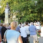 Msza św. przy kapliczce św. Rocha w Łowiczu