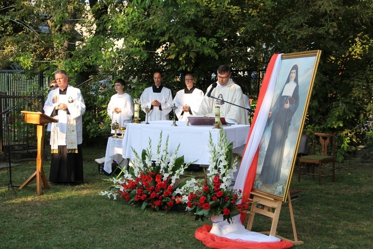 Msza św. przy kapliczce św. Rocha w Łowiczu