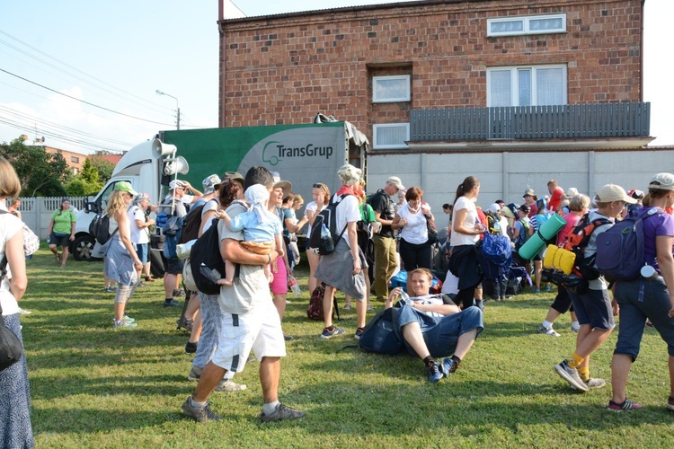 Kilkanaście kilometrów przed Jasną Górą