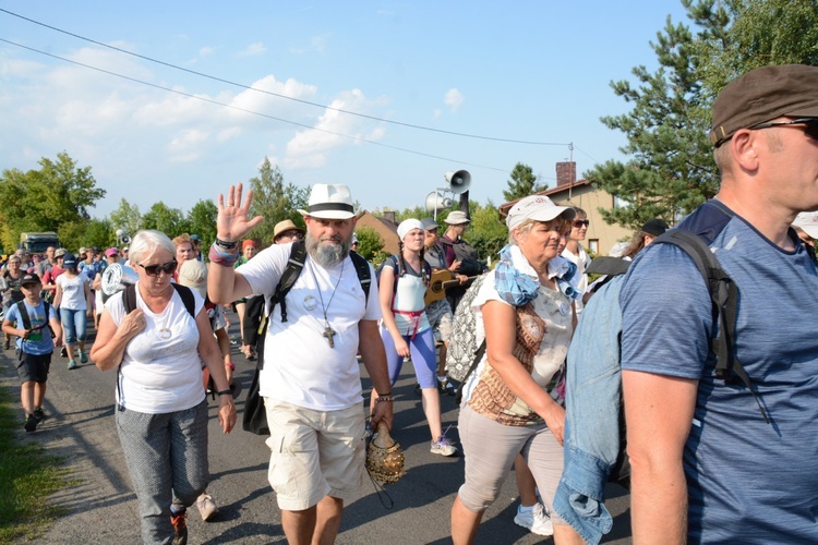 Kilkanaście kilometrów przed Jasną Górą