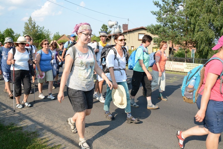 Kilkanaście kilometrów przed Jasną Górą