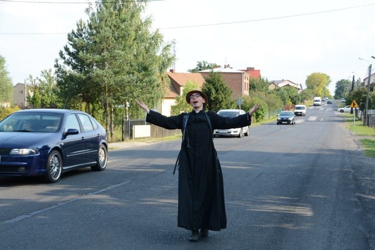 Kilkanaście kilometrów przed Jasną Górą