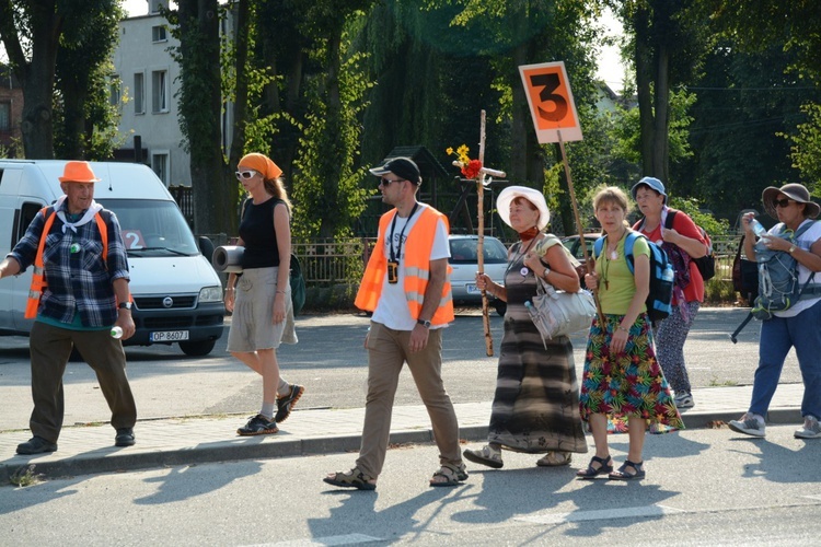 Kilkanaście kilometrów przed Jasną Górą