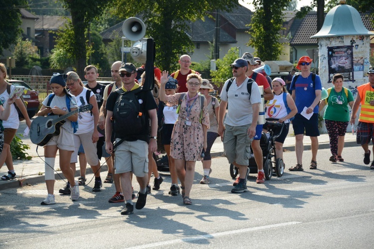 Kilkanaście kilometrów przed Jasną Górą