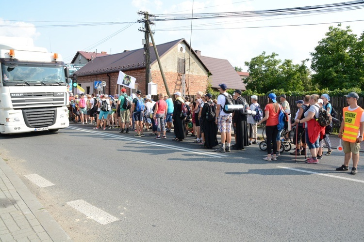 Kilkanaście kilometrów przed Jasną Górą