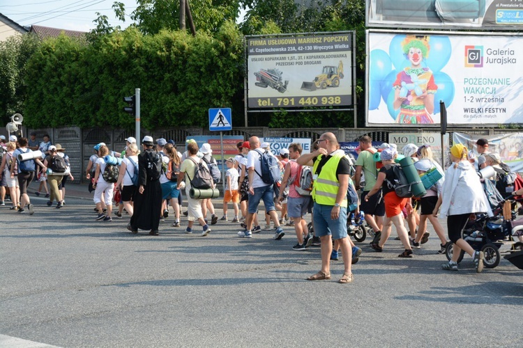 Kilkanaście kilometrów przed Jasną Górą