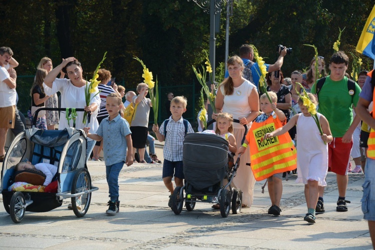 "Jedynki" na ostatniej prostej