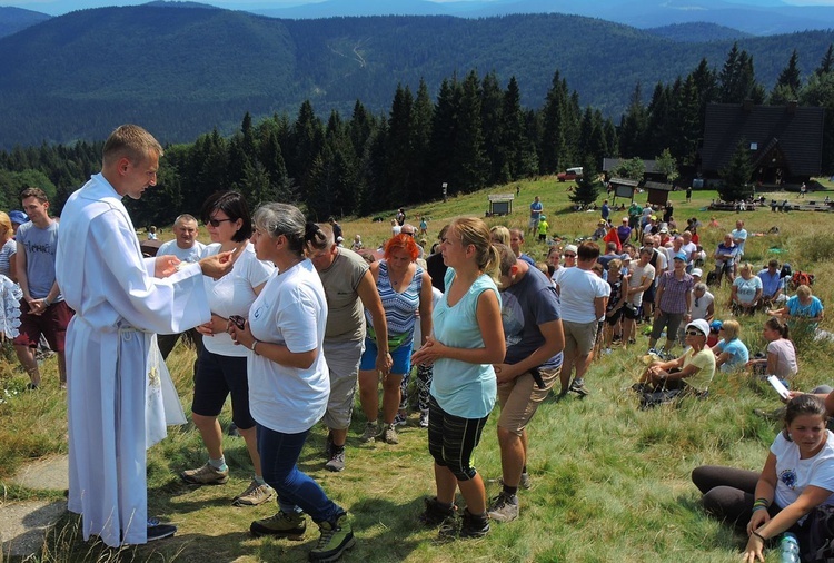 Siódme spotkanie 6. Ewangelizacji w Beskidach odbyło się w majestatycznej scenerii widoków z Rycerzowej