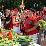 "Szóstki" meldują się u Matki Bożej