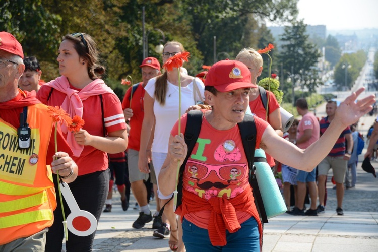 "Szóstki" meldują się u Matki Bożej