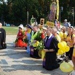 "Szóstki" meldują się u Matki Bożej