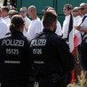 Policjant ranny w starciach neonazistów z antyfaszystami w Berlinie