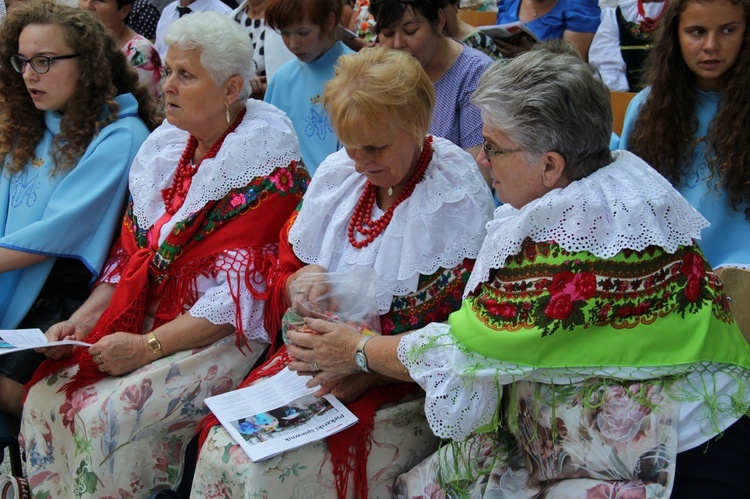 Pielgrzymka kobiet w Piekarach - cz. 2 