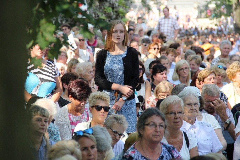 Pielgrzymka kobiet w Piekarach - cz. 2 