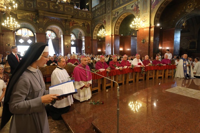 Pielgrzymka kobiet w Piekarach - cz. 3