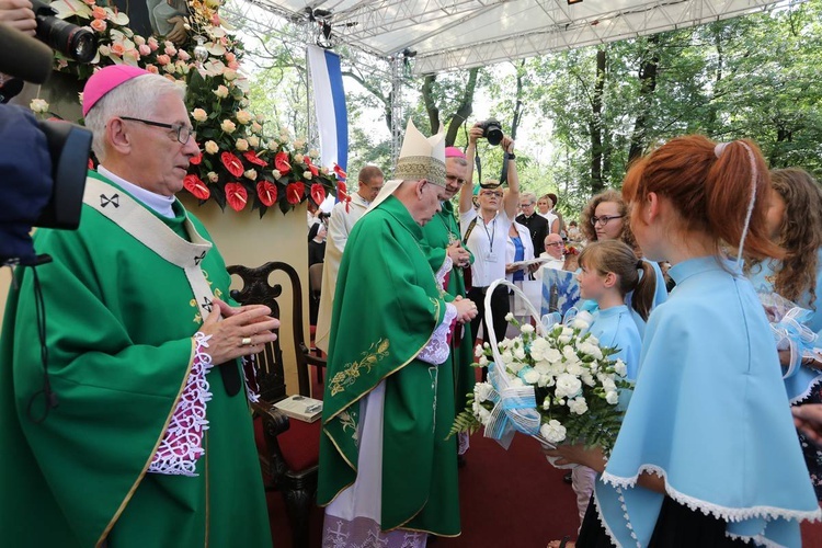 Pielgrzymka kobiet w Piekarach - cz. 4