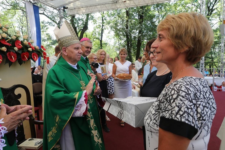 Pielgrzymka kobiet w Piekarach - cz. 4