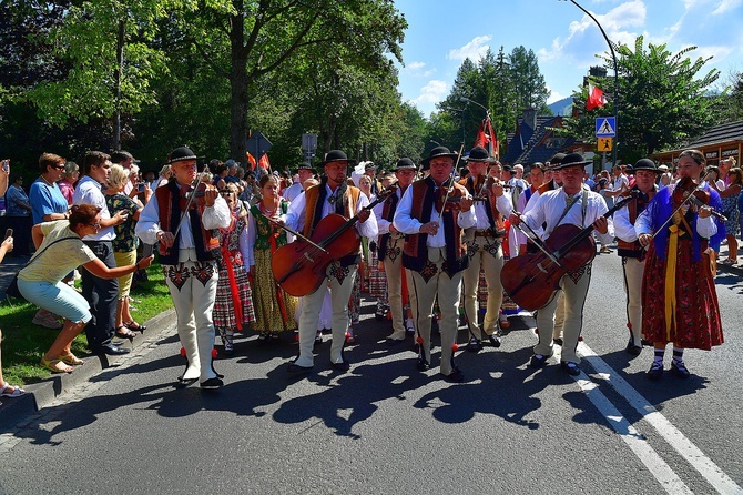 Modlitwa o pokój i korowód przez miasto 