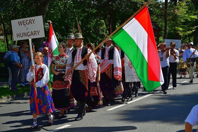 Modlitwa o pokój i korowód przez miasto 