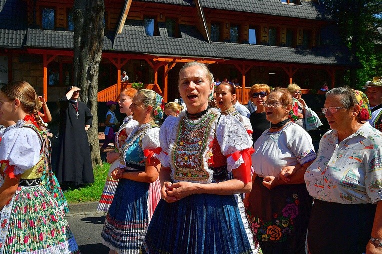 Modlitwa o pokój i korowód przez miasto 