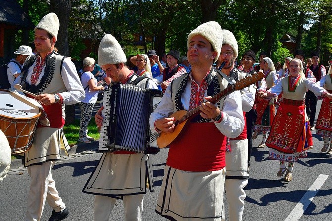 Modlitwa o pokój i korowód przez miasto 