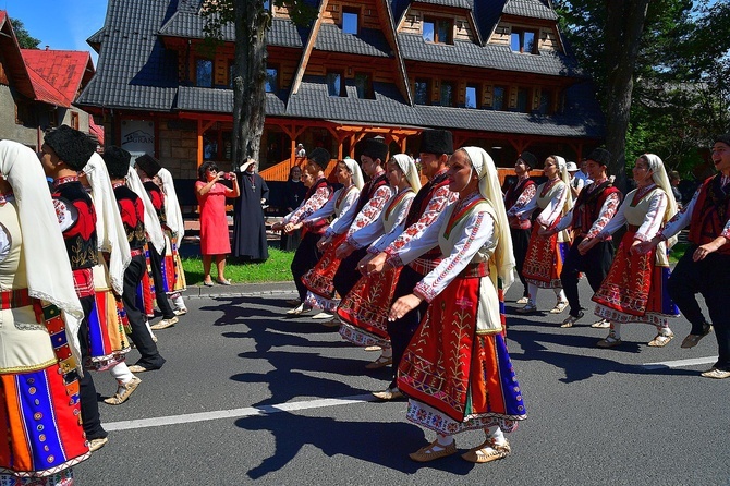 Modlitwa o pokój i korowód przez miasto 