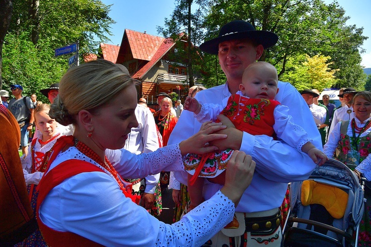 Modlitwa o pokój i korowód przez miasto 