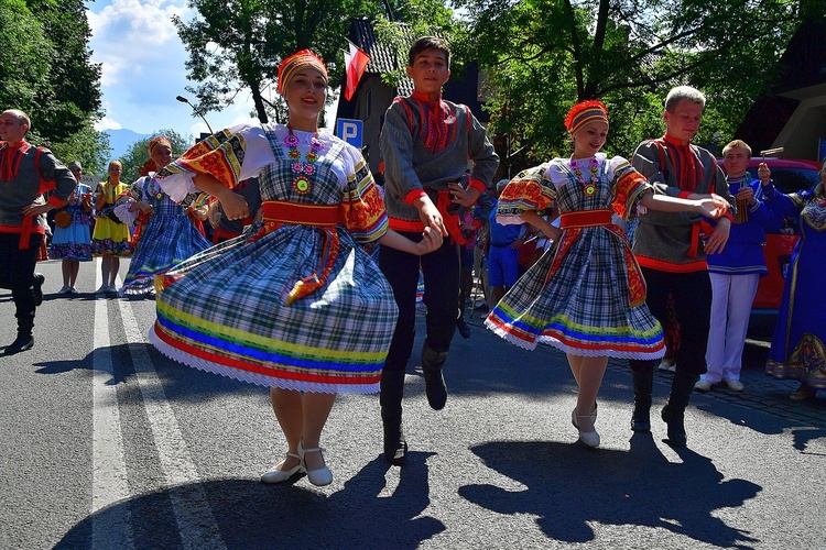 Modlitwa o pokój i korowód przez miasto 