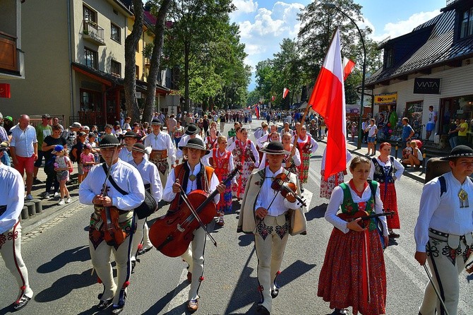 Modlitwa o pokój i korowód przez miasto 