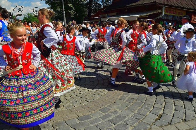 Modlitwa o pokój i korowód przez miasto 