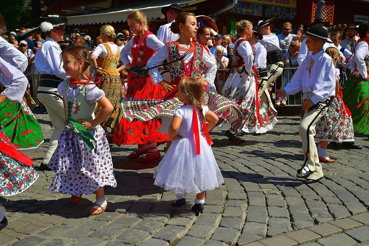 Modlitwa o pokój i korowód przez miasto 