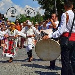 Modlitwa o pokój i korowód przez miasto 