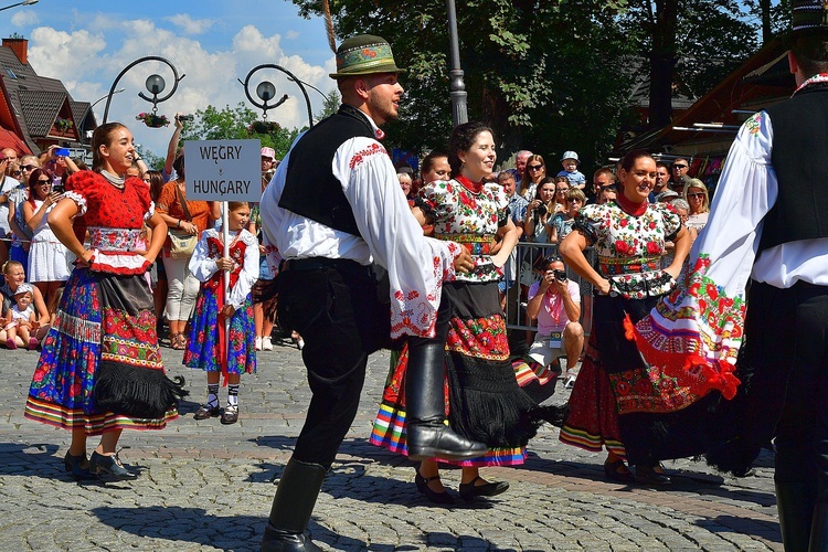 Modlitwa o pokój i korowód przez miasto 