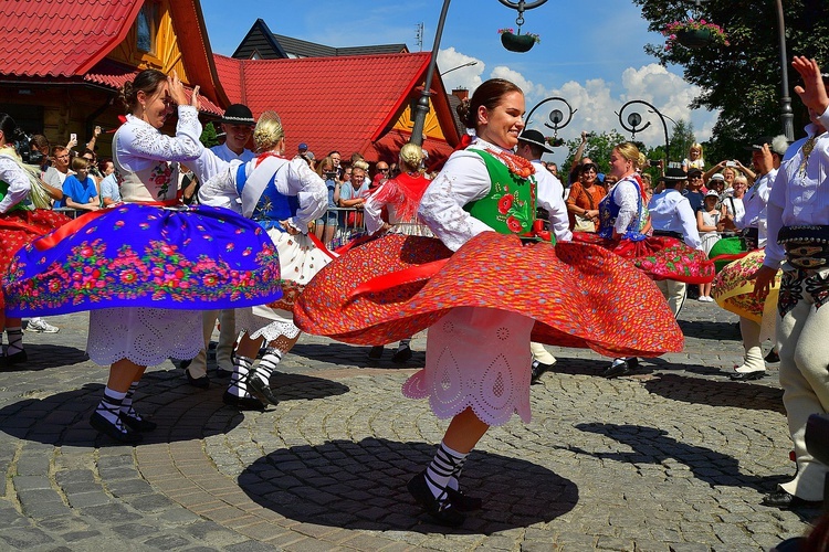 Modlitwa o pokój i korowód przez miasto 