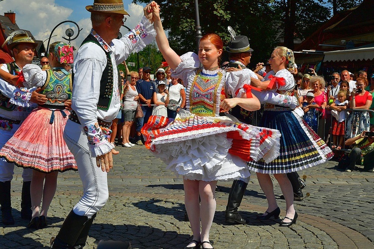 Modlitwa o pokój i korowód przez miasto 