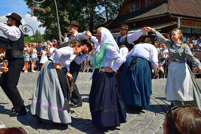 Modlitwa o pokój i korowód przez miasto 