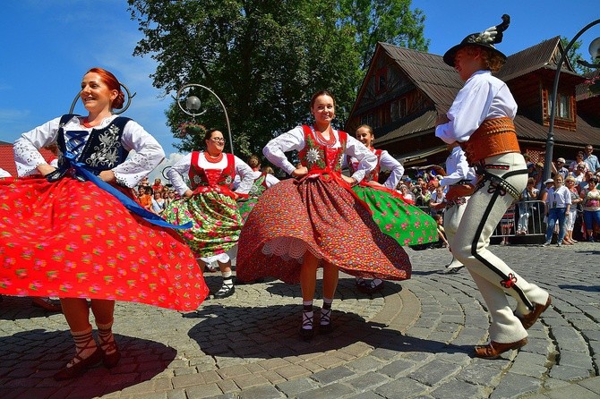 Modlitwa o pokój i korowód przez miasto 