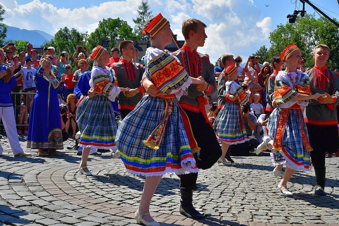 Modlitwa o pokój i korowód przez miasto 