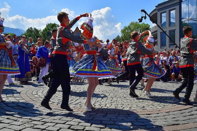 Modlitwa o pokój i korowód przez miasto 